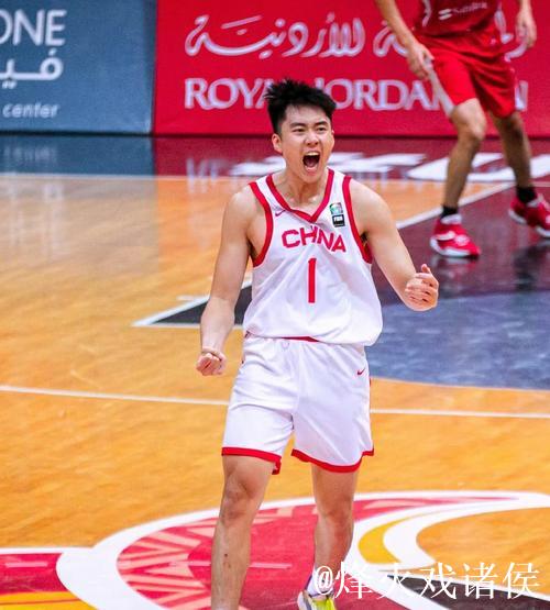 CBA伤情:景菡一遭遇左膝前交叉韧带断裂 CBA伤情:景菡一遭遇左膝前交叉韧带断裂